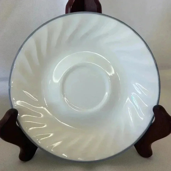 Vintage Corelle PINK TRIO White Swirl Soup Cereal Bowls and Saucer Side Plates - Picture 2 of 5